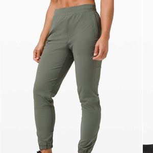 Lululemon adopted state jogger